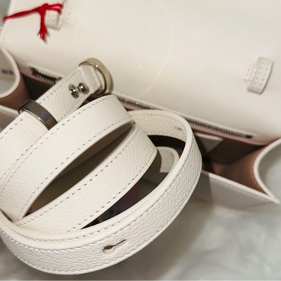 Alexander McQueen: Four-Ring Clutch Crossbody Bag - Picture 9 of 16